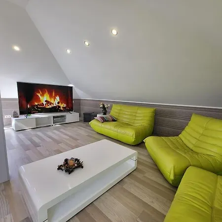 Velvet Loft Centre *